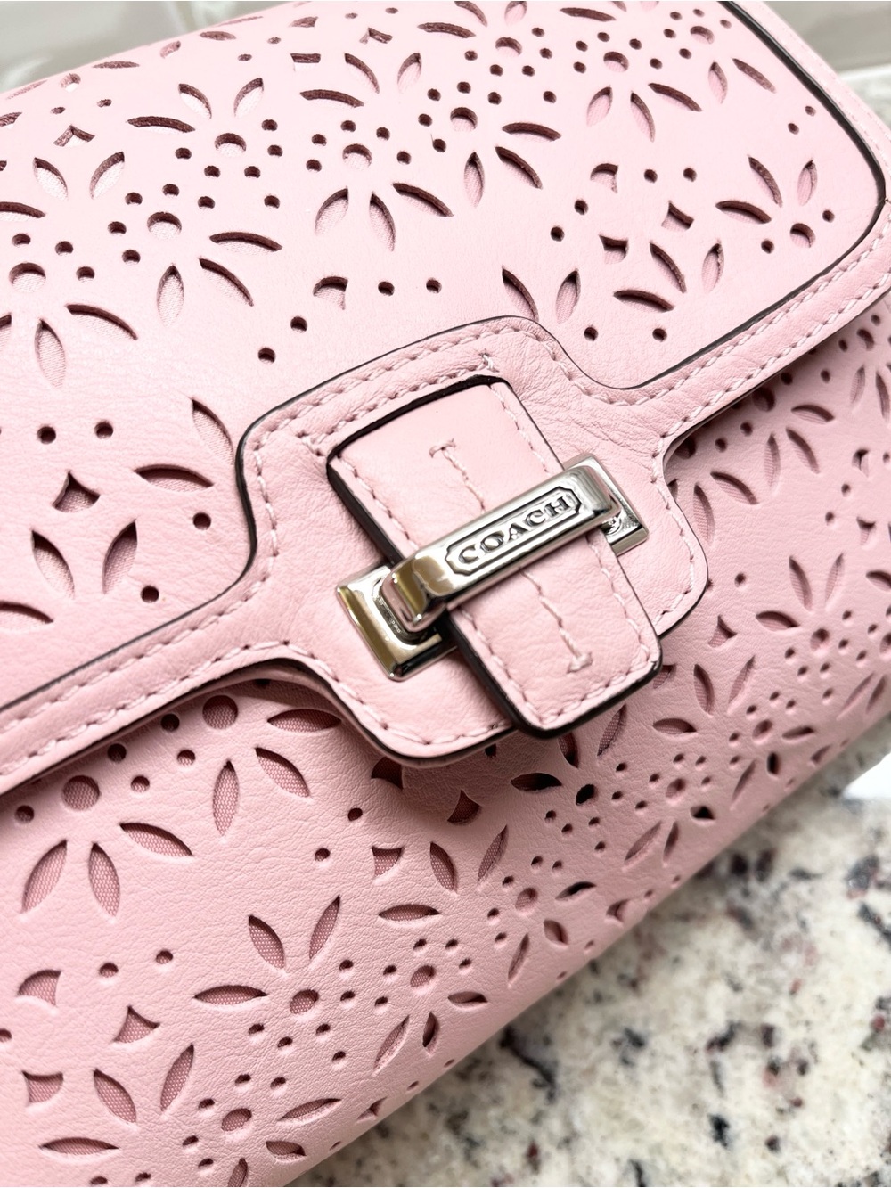 Coach Taylor Pink Leather Eyelet Flap Clutch EUC - Picture 4 of 12